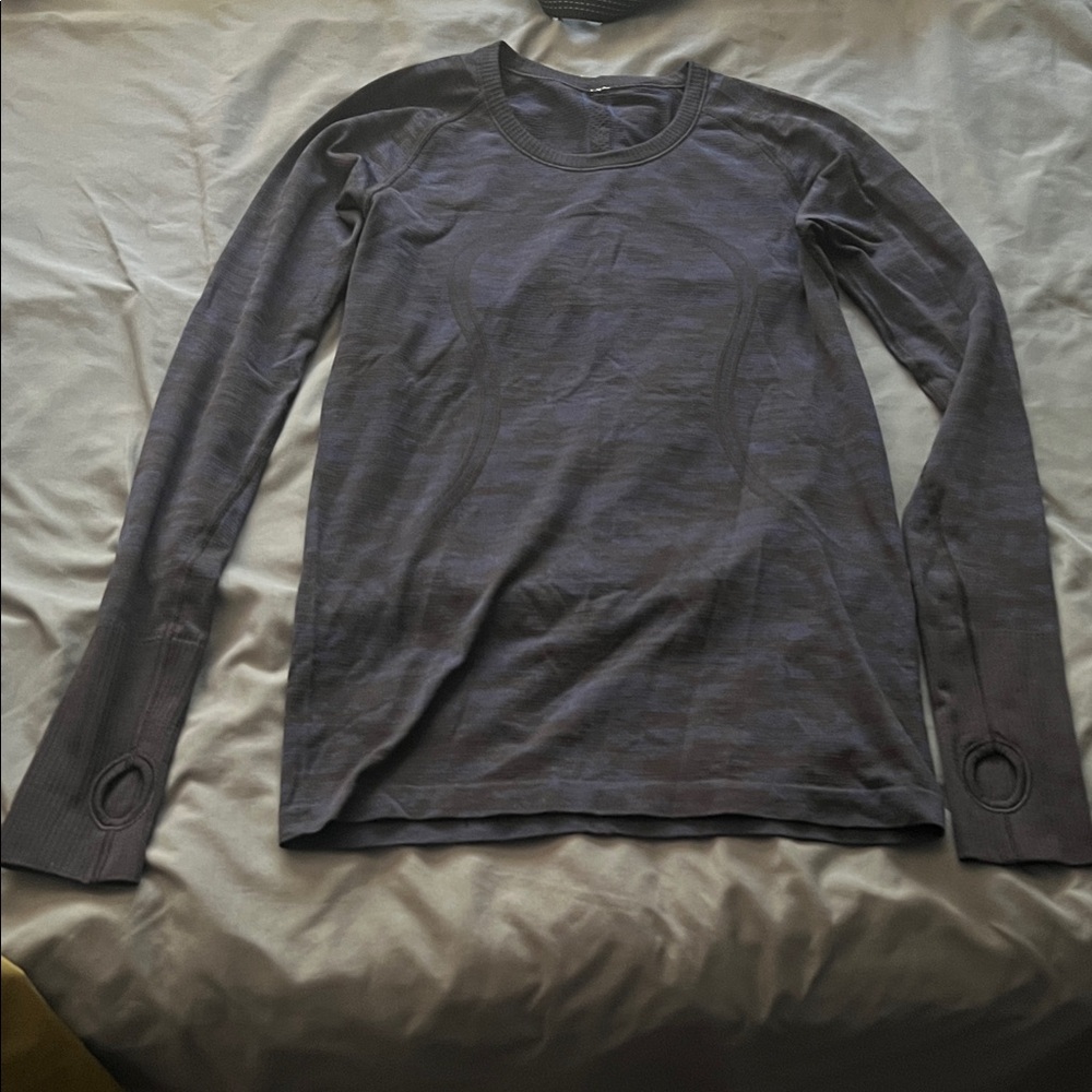 lululemon athletica Women's Long-Sleeve Crew - navy. Swiftly tech